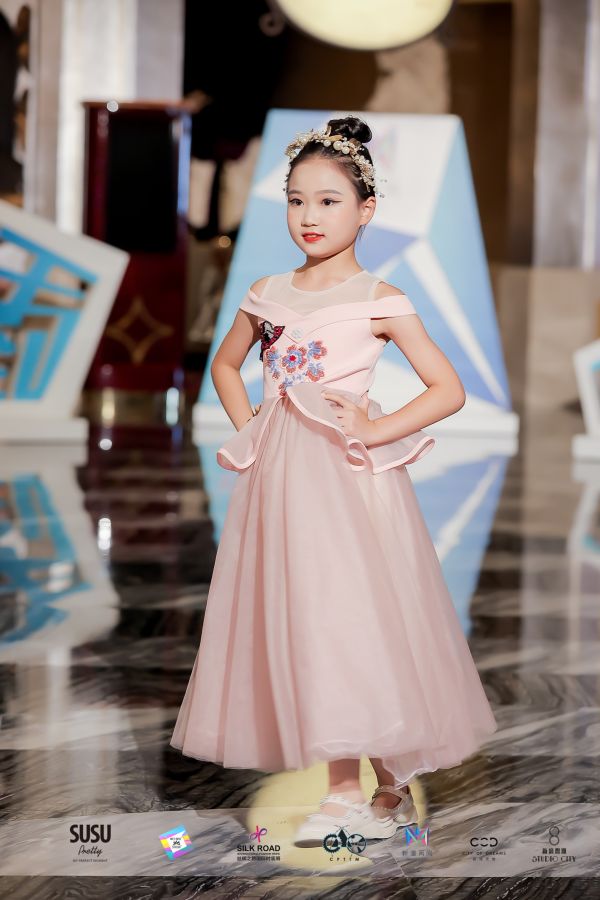 55e1e37b031b465e5e288db4fe809ab0119847.jpg 模王驾到 (5).jpg