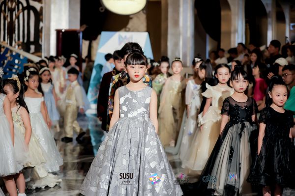 adf655b9c744959ef781639126e5f91c580369.jpg 模王驾到 (3).jpg