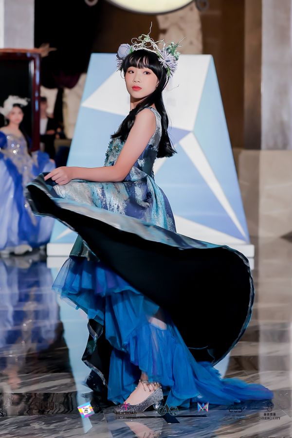 feebdbcbc3cdd965c7cdabe2eeccd04c557907.jpg 模王驾到 (9).jpg